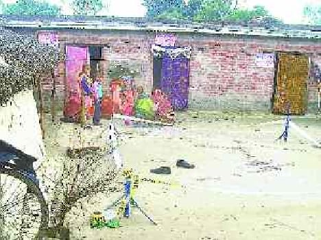 Man shot dead by dacoits